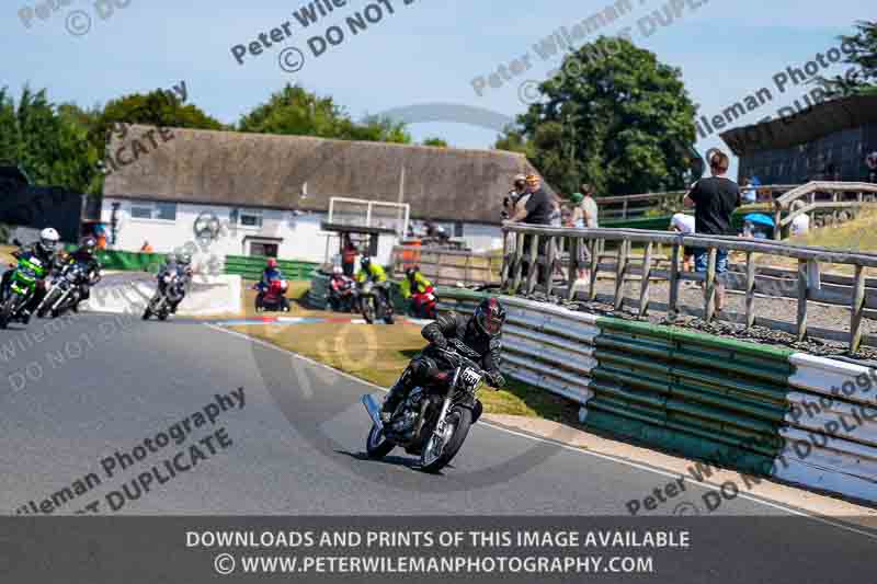 Vintage motorcycle club;eventdigitalimages;mallory park;mallory park trackday photographs;no limits trackdays;peter wileman photography;trackday digital images;trackday photos;vmcc festival 1000 bikes photographs